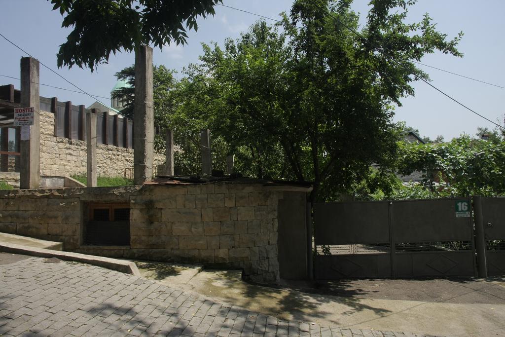 Hostel Sozari Кутаиси Экстерьер фото